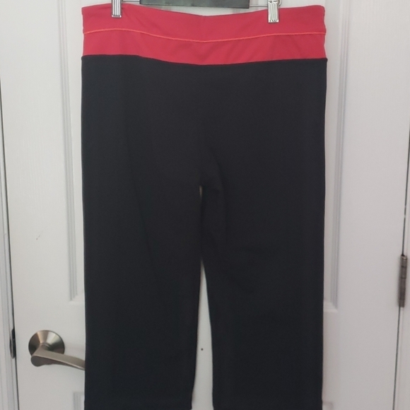 FINAL SALE Reversible Black & Red Workout Pants - Picture 11 of 11